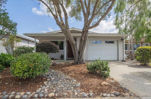 626 Ester Way, Watsonville, CA, 95076-3514 | Card Image