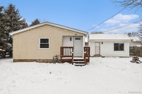 15439 Edgeworth St, Monroe, MI, 48161-9724 | Card Image