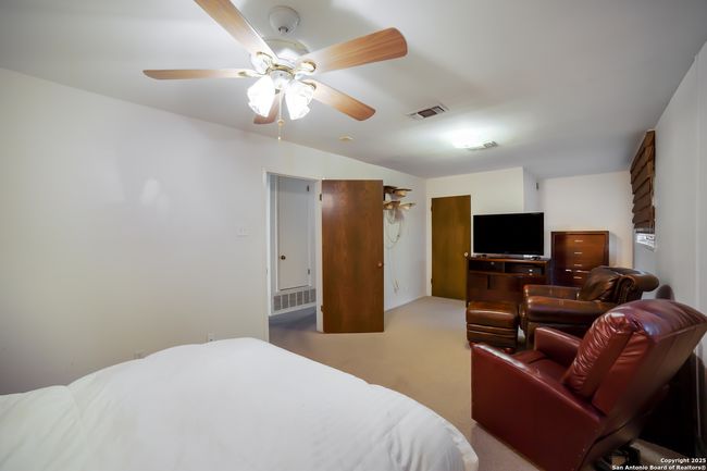 713 Fawndale Ln, House other with 3 bedrooms, 3 bathrooms and null parking in Windcrest TX | Image 17