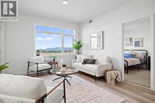 110-1111 Frost Rd, Kelowna, BC, V1W5M1 | Card Image