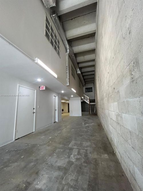 5-8418 Nw 61st St, MIAMI, FL, 33166-3338 | Card Image
