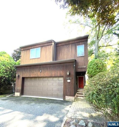 138 Demarest Ave, Closter, NJ, 07624-1736 | Card Image