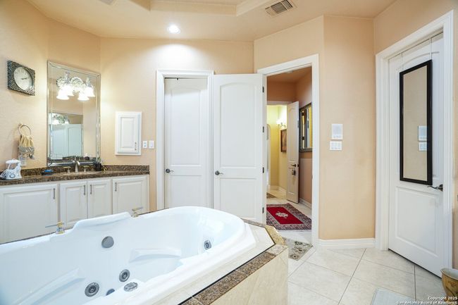 20646 Wahl Ln, House other with 5 bedrooms, 6 bathrooms and null parking in Garden Ridge TX | Image 56