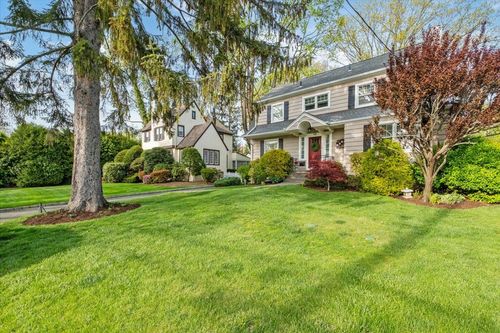 335 Heathcote Rd, Scarsdale, NY, 10583-7134 | Card Image