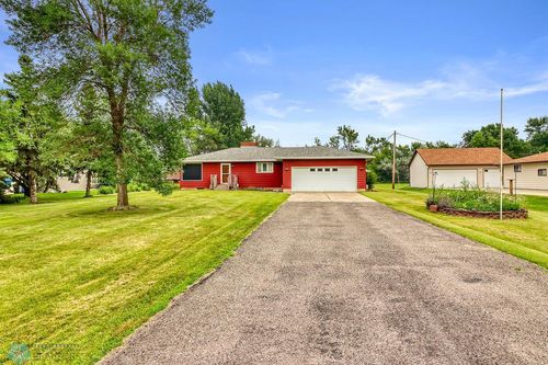 4122 40th Ave S, Moorhead, MN, 56560-7502 | Card Image