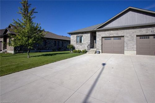 274 Mccourt Pl, Atwood, ON, N0G1B0 | Card Image