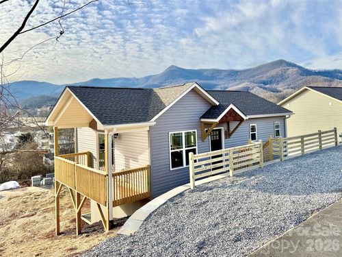 180 Carsen Loop, Waynesville, NC, 28785-0037 | Card Image