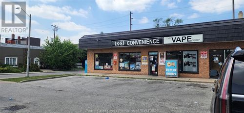 1304 Ottawa St, Windsor, ON, N8X2E8 | Card Image