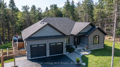 24 Church St, Melancthon, ON, L9V3G1 | Card Image