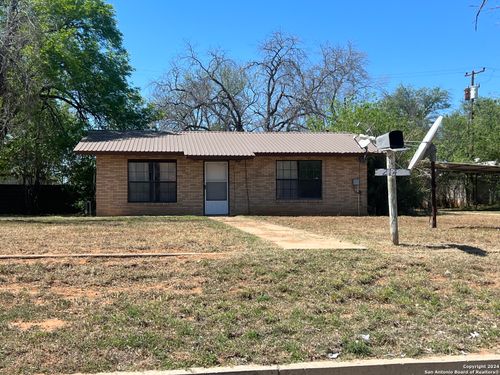 214 S 19th St, Carrizo Springs, TX, 78834-3508 | Card Image