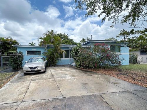 0-12115 Ne Miami Ct, North Miami, FL, 33161-5353 | Card Image