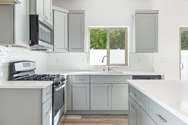 1140 S Underwood Pl, Home with 0 bedrooms, 0 bathrooms and null parking in Kennewick WA | Image 28