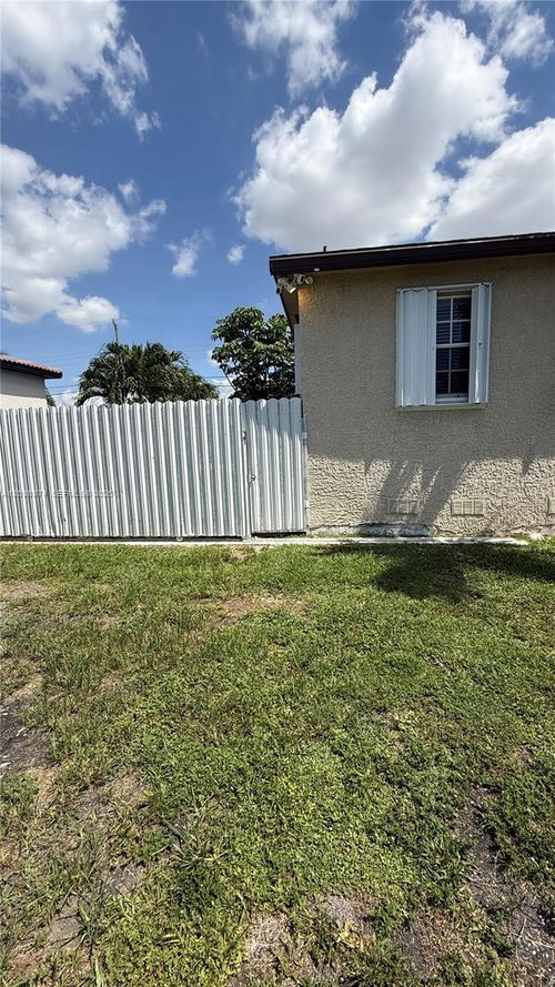 a-8281 Sw 28th St, Miami, FL, 33155-2420 | Card Image