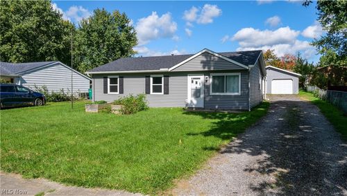9871 Bright Dr, Windham, OH, 44288-1413 | Card Image