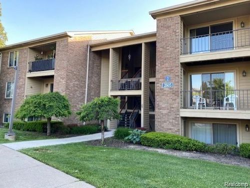 210-2605 Greenstone Blvd, Auburn Hills, MI, 48326-3758 | Card Image