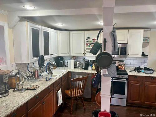 11 Tell Ave, Deer Park, NY, 11729-6119 | Card Image