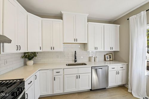 321 Silverberry Ct, Cary, NC, 27513-5550 | Card Image
