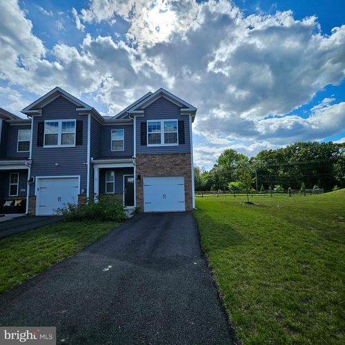 38 Peregrine Way, BURLINGTON, NJ, 08016-4446 | Card Image