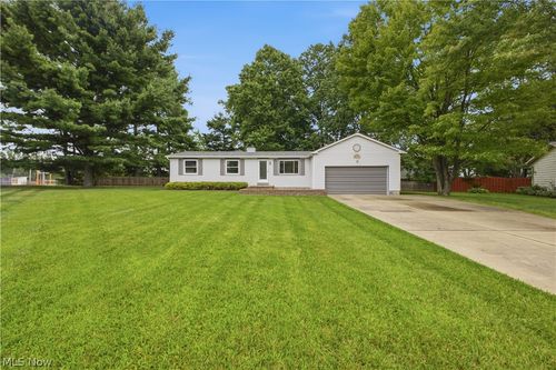 1734 Shannon Cir, Mineral Ridge, OH, 44440-9512 | Card Image
