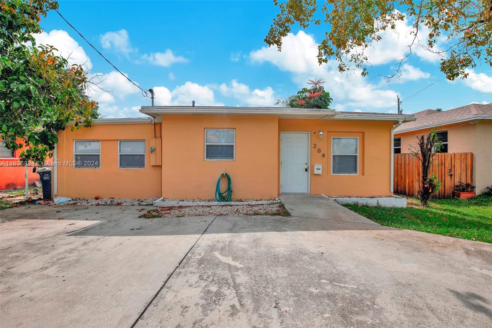 2nd Ave, Hallandale Beach, FL 33009