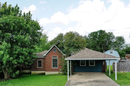 105 Sky Country Dr, New Braunfels, TX, 78132-4141 | Card Image