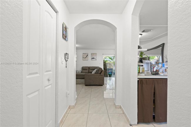 13688 Sw 264 Th Ter, House other with 4 bedrooms, 3 bathrooms and null parking in Homestead FL | Image 5
