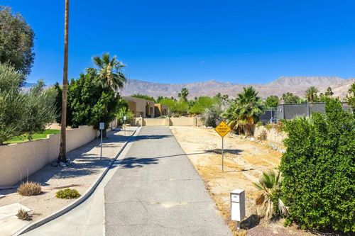 47200 Desert Lily Dr, Palm Desert, CA, 92260-5703 | Card Image
