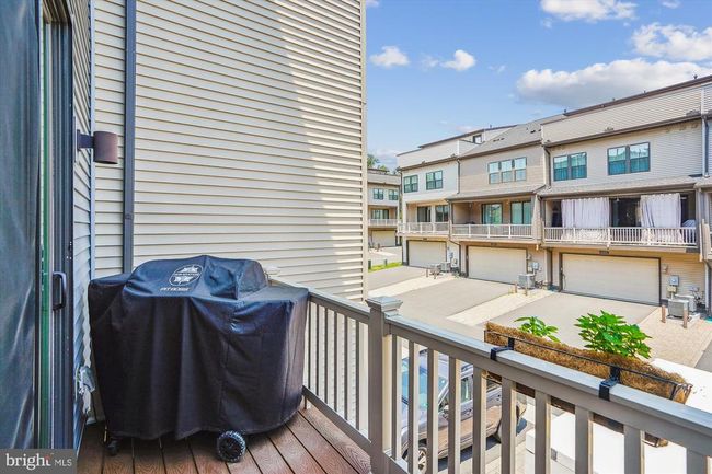 43436 Apple Orchard Sq, Townhouse with 4 bedrooms, 5 bathrooms and null parking in ASHBURN VA | Image 27