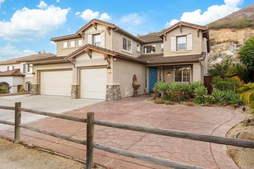 737 W Bel Esprit Cir, San Marcos, CA, 92069-1167 | Card Image
