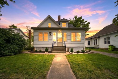 306 E Oak St, Fairbury, IL, 61739-1640 | Card Image
