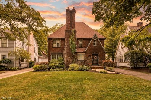 3295 Glencairn Rd, Shaker Heights, OH, 44122-3407 | Card Image
