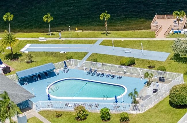 APT-109 - 2200 Park Ln, Condo with 1 bedrooms, 2 bathrooms and null parking in Hollywood FL | Image 24