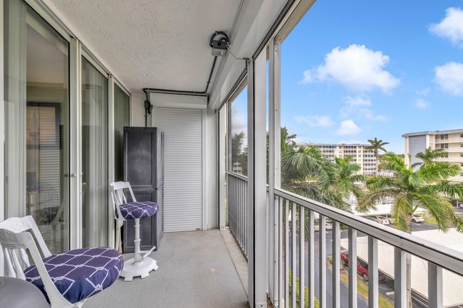 APT-1501 - 1 Harbourside Dr, Condo with 3 bedrooms, 2 bathrooms and null parking in Delray Beach FL | Image 17