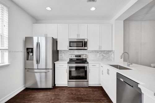 7-446 Ne 2nd Ave, Fort Lauderdale, FL, 33301-3270 | Card Image