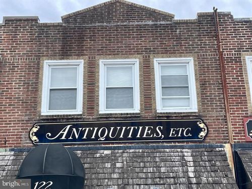 122 W Lancaster Ave, WAYNE, PA, 19087-4002 | Card Image