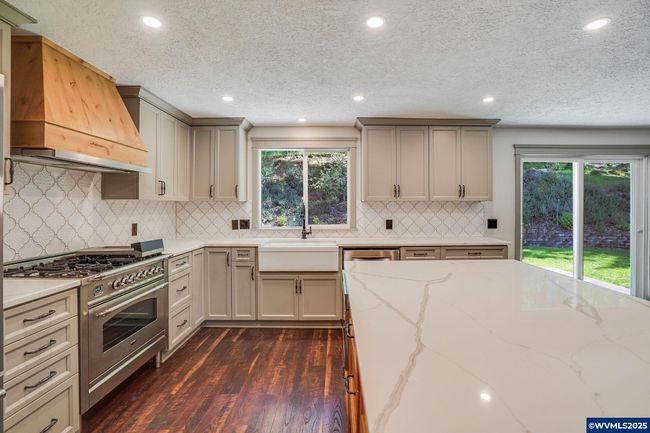 241 Silver Loop, House other with 4 bedrooms, 3 bathrooms and null parking in Silverton OR | Image 6