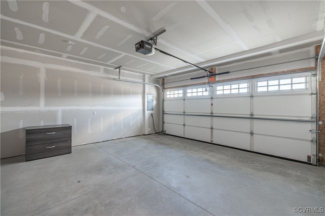 Photo from Boone Homes Gallery; photo of similar home, not home for sale; upgrades shown | Image 9
