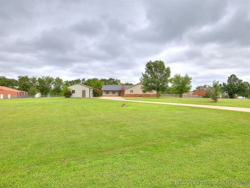 26 Sunshine Ln, Pryor, OK, 74361-3377 | Card Image