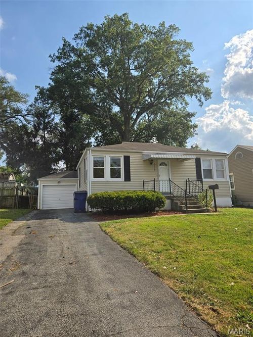 9428 Kathlyn Drive, St Louis, MO, 63134 | Card Image