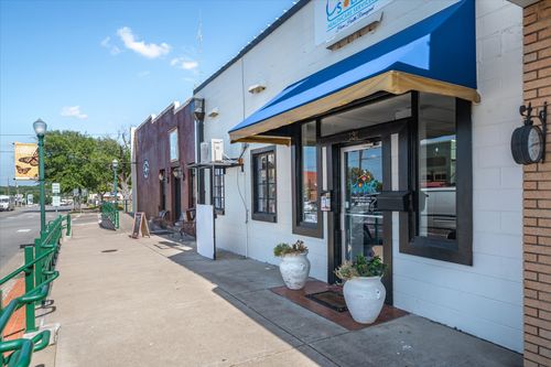 131 W Dallas St, Canton, TX, 75103-1319 | Card Image