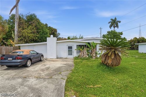 78 Victoria Dr, North Fort Myers, FL, 33917-4143 | Card Image