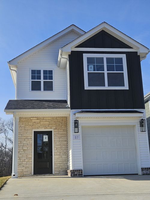 87 Charlotte Rd, Clarksville, TN, 37040-4928 | Card Image