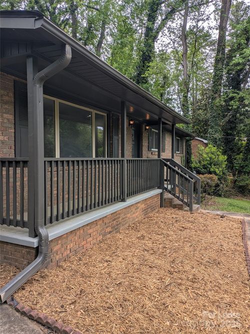 1002 Hemlock Dr, Shelby, NC, 28150-3558 | Card Image