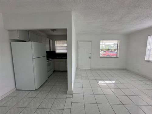 apt-1-400 Se 9th Ct, Hallandale Beach, FL, 33009-7139 | Card Image