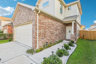 6516 Gillock Meadow Lane, House other with 3 bedrooms, 2 bathrooms and null parking in Houston TX | Image 2