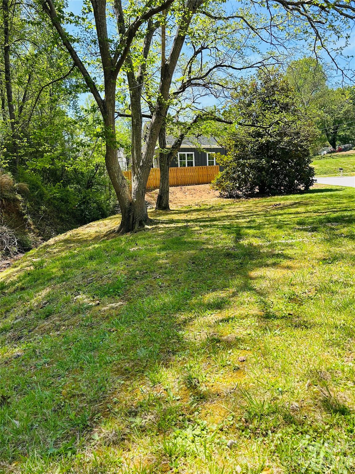 Land in Old Fort 2