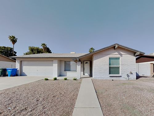 2018 W Meadow Dr, Phoenix, AZ, 85023-2325 | Card Image