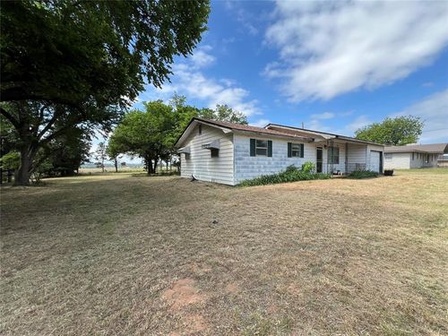 19117 Park Rd, Anadarko, OK, 73005-7001 | Card Image