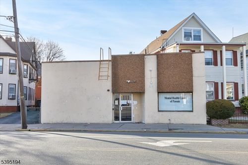 111 Lexington Ave, Passaic, NJ, 07055-5246 | Card Image