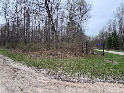 8369 Highland Trl, Stanwood, MI, 49346-8764 | Card Image